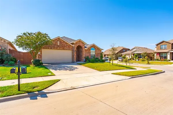 3325 Tanseyleaf Drive, Forney, TX 75126