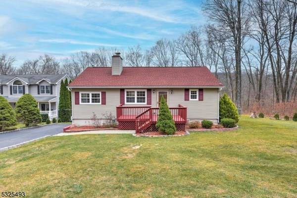 39 Hickory Ave, West Milford Twp., NJ 07480