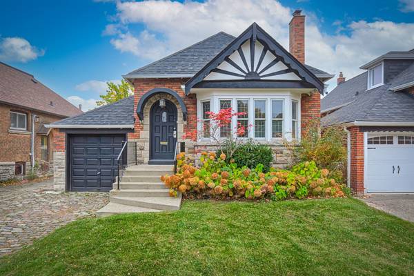 8 Park Hill RD, Toronto C04, ON M6C 3M9