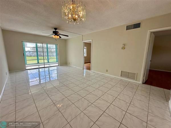 Pompano Beach, FL 33064,2650 W Golf Blvd  #256