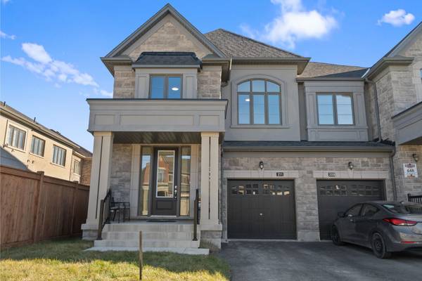 211 Thompson DR, East Gwillimbury, ON L9N 1E2