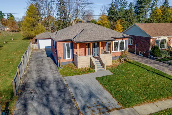 74 Strabane AVE, Barrie, ON L4M 2A2