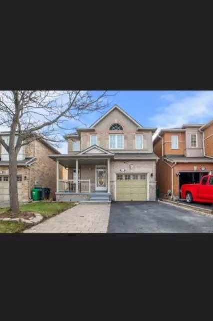 4 Slessor LN, Brampton, ON L6P 1L8