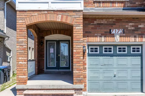 Mississauga, ON L5W 1X2,7173 Village WALK