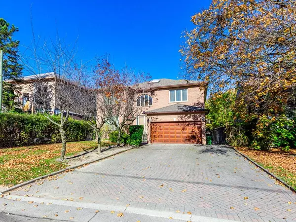 8 Lovilla BLVD, Toronto W05, ON M9M 1C3