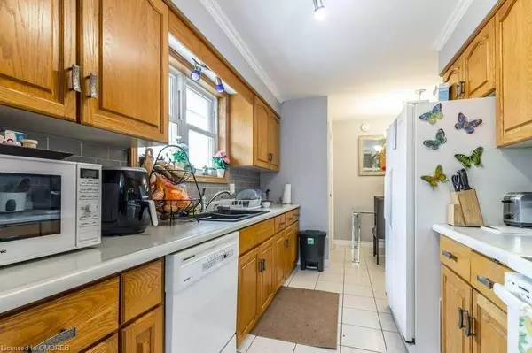 Guelph, ON N1H 6C5,50 RIDGEWOOD AVE #Upper Apt