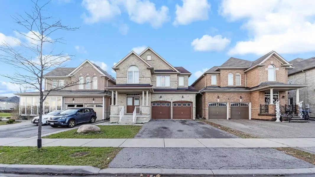 4 FOSSIL ST, Brampton, ON L6P 3G6