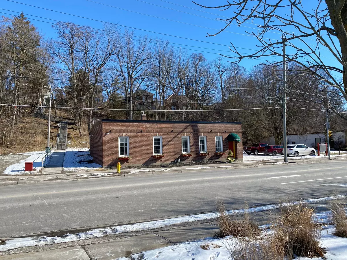 Port Hope, ON L1A 2T1,11 Mill ST #2