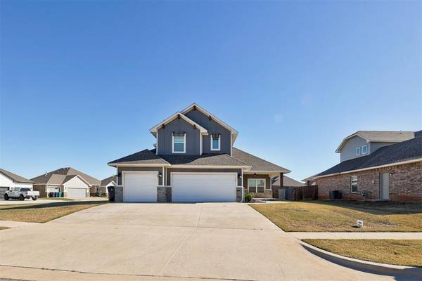 10720 Little Sallisaw Creek Drive, Yukon, OK 73099