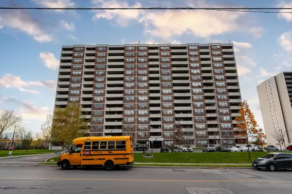 Toronto C13, ON M4A 2S2,25 Sunrise AVE #1404