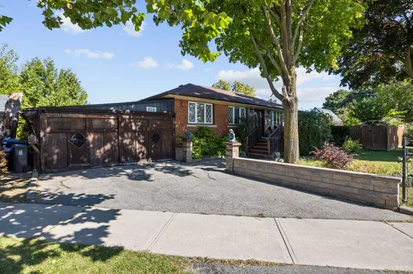 128 Shropshire DR, Toronto E04, ON M1P 1Z4