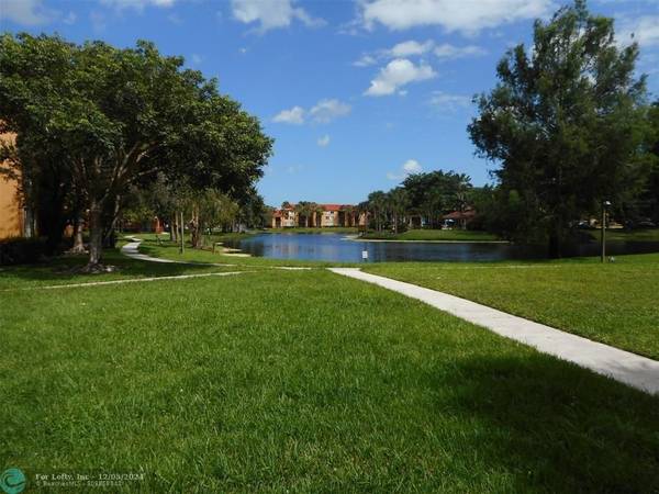 Plantation, FL 33324,10773 Cleary Blvd  #307