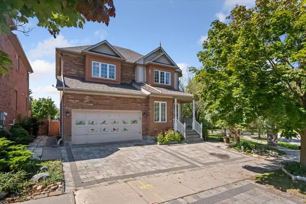 132 Hollandview TRL, Aurora, ON L4G 7H2