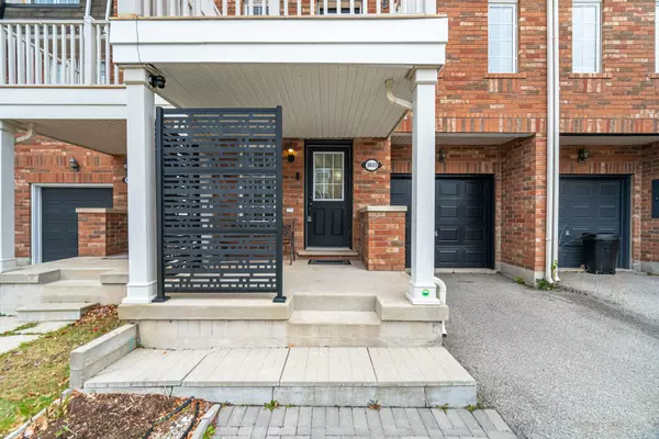 Oakville, ON L6M 5H9,3033 Drumloch AVE