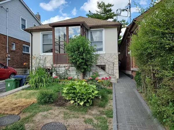 33 Branstone RD #-Main, Toronto W03, ON M6E 4E3