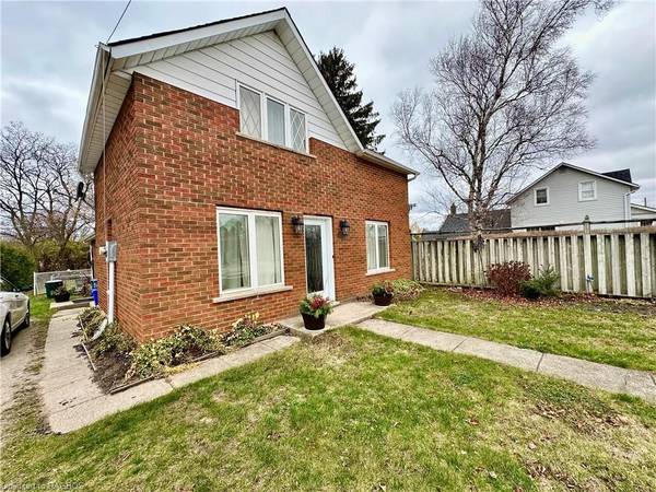 Kincardine, ON N2Z 2J3,496 QUEEN ST