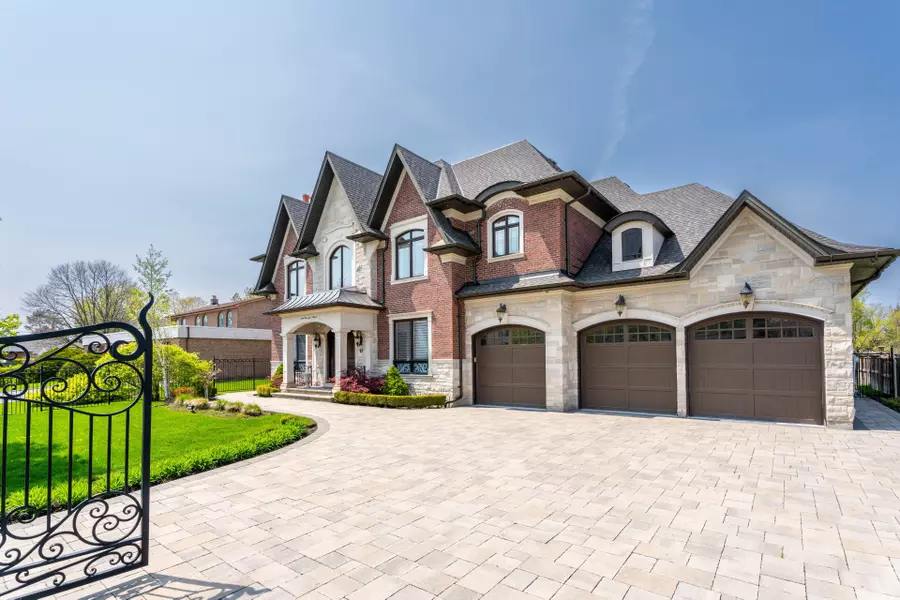 1689 Carolyn RD, Mississauga, ON L5M 2C9