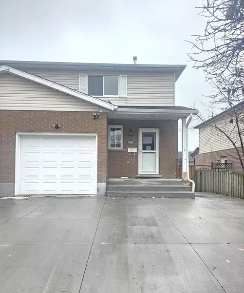 72 Nutcracker ST, Cambridge, ON N1T 1M1