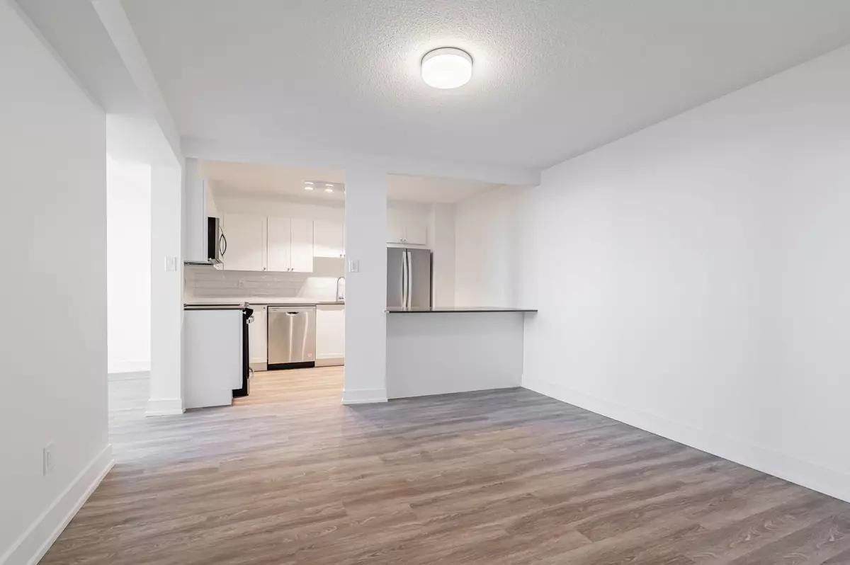 Toronto C07, ON M2R 3N7,120 Torresdale AVE #1102