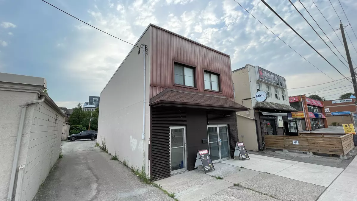 Toronto C14, ON M2N 4Y2,124 Willowdale AVE #A