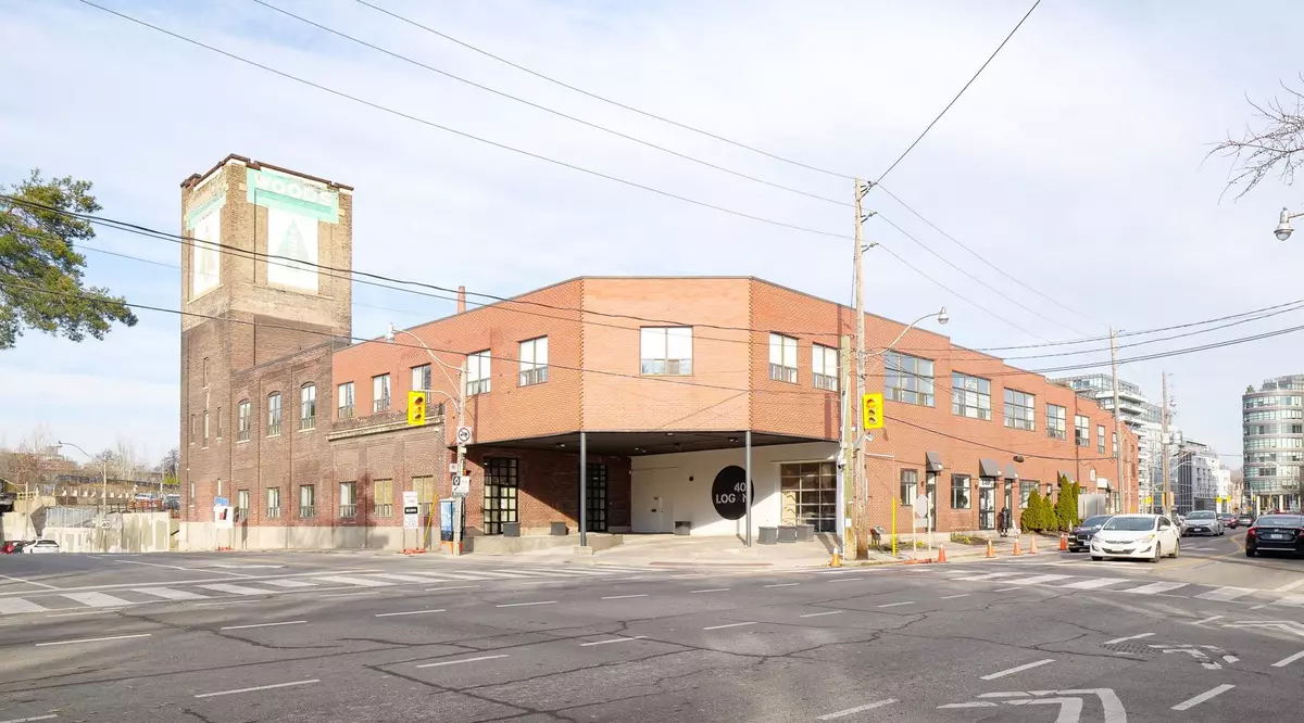 Toronto E01, ON M4M 2N9,401 Logan AVE #101