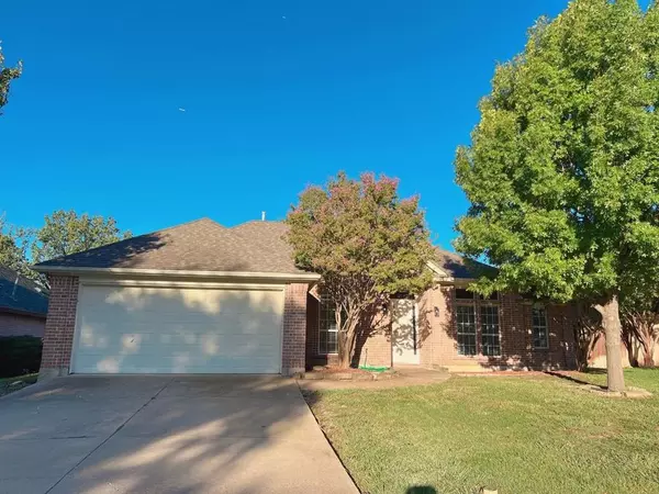 1713 Meadow Crest Lane,  Mansfield,  TX 76063