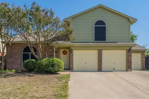 7704 Virgie Court, Watauga, TX 76148