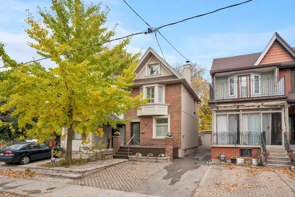 53 Ferrier AVE, Toronto E03, ON M4K 3H5