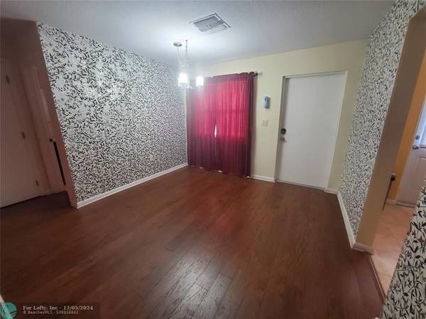 Plantation, FL 33313,4771 NW 10th Ct  #208