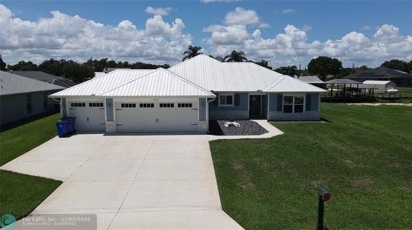 3111 Country Lake Dr,  Sebring,  FL 33876