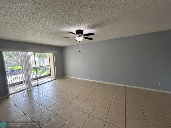 Coral Springs, FL 33065,4276 NW 89th Ave  #202