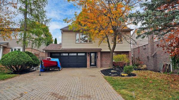 106 Ashton RD, Newmarket, ON L3Y 5R5