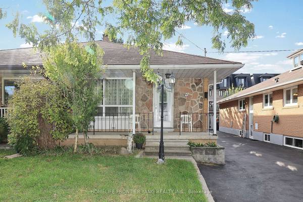 49 Graystone GDNS, Toronto W08, ON M8Z 3C2