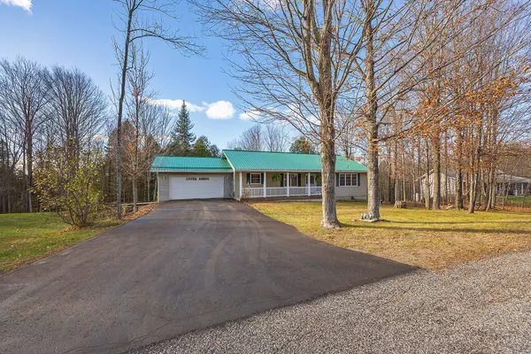 Central Frontenac, ON K0H 2P0,1107 Village Woods DR