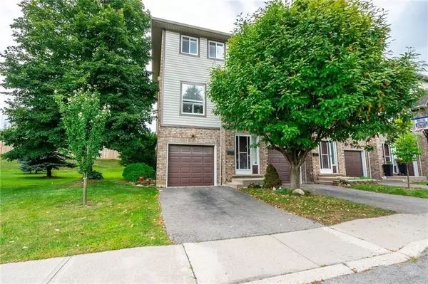 Hamilton, ON L9A 2S7,384 Limeridge RD E #11