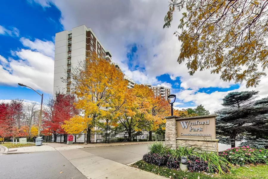 10 Edgecliff Golfway #1917, Toronto C11, ON M3C 3A3