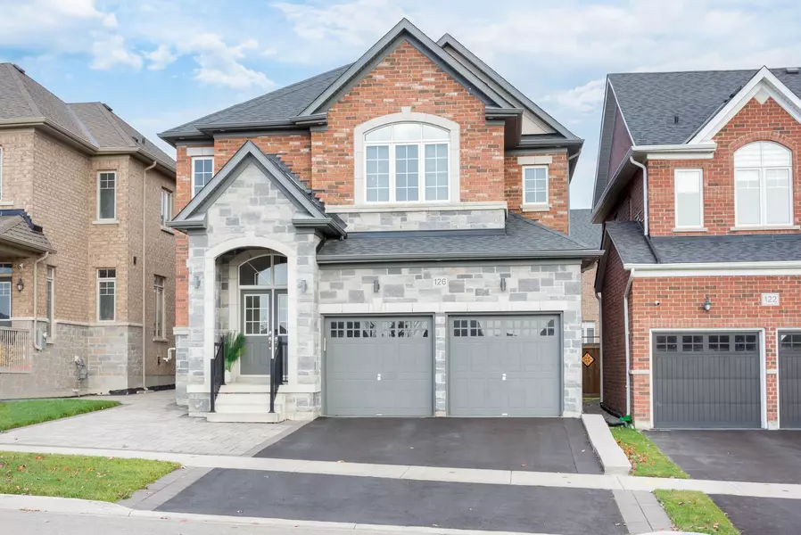 126 Barrow AVE, Bradford West Gwillimbury, ON L3Z 0X3