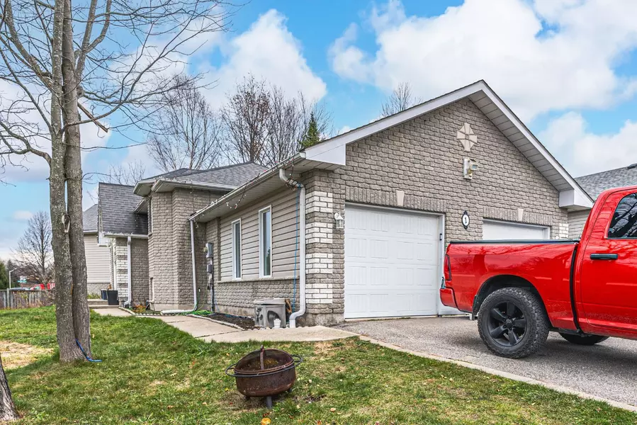 1 Kenwell CT #Lower, Wasaga Beach, ON L0L 2P0