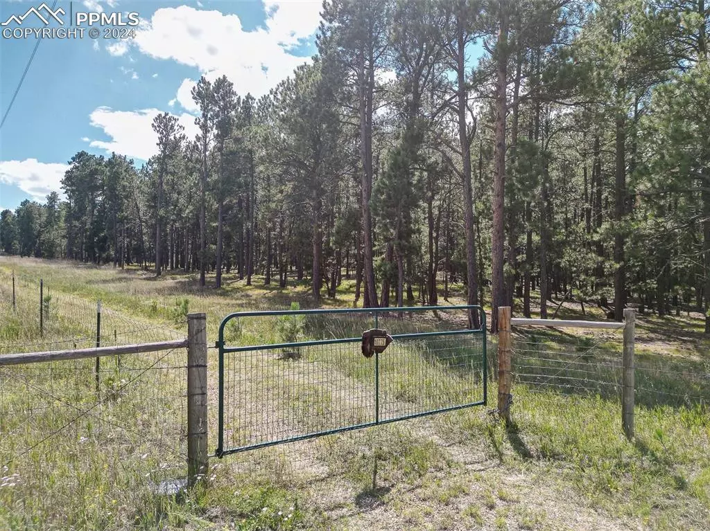 Colorado Springs, CO 80908,10775 Hardy RD