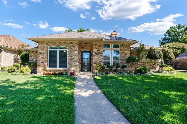 3708 Edgefield Lane, Bedford, TX 76021