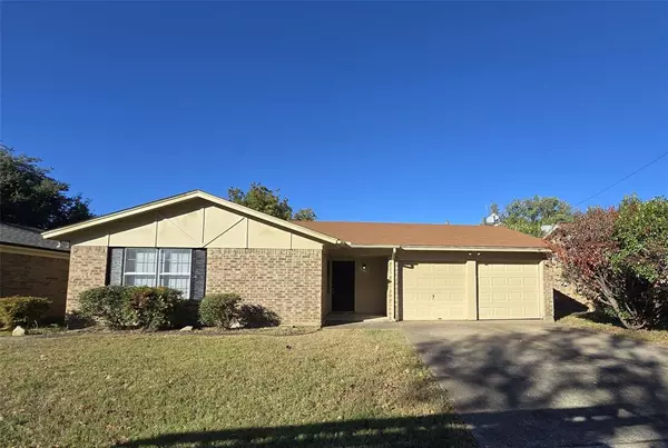 5925 Oak Hill Road, Watauga, TX 76148