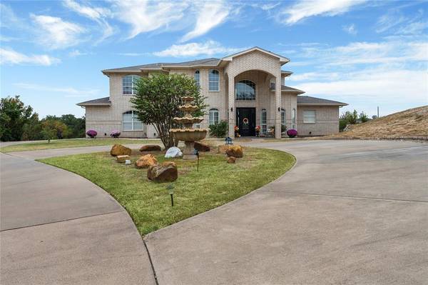 2012 W Emerald Bend Court, Granbury, TX 76049