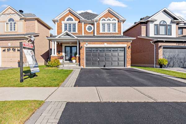 11 Searell AVE, Ajax, ON L1T 4Z6