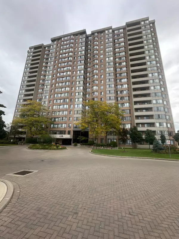 100 County Court BLVD #907, Brampton, ON L6W 4A5