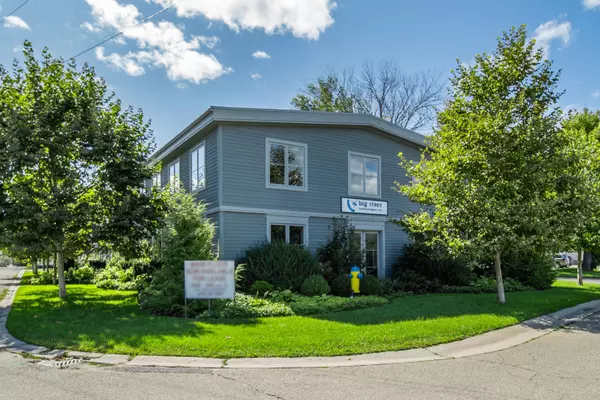 Gananoque, ON K7G 3A6,60 Mill ST #Second