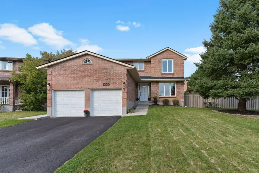 1220 Humberside DR, Kingston, ON K7P 2P3