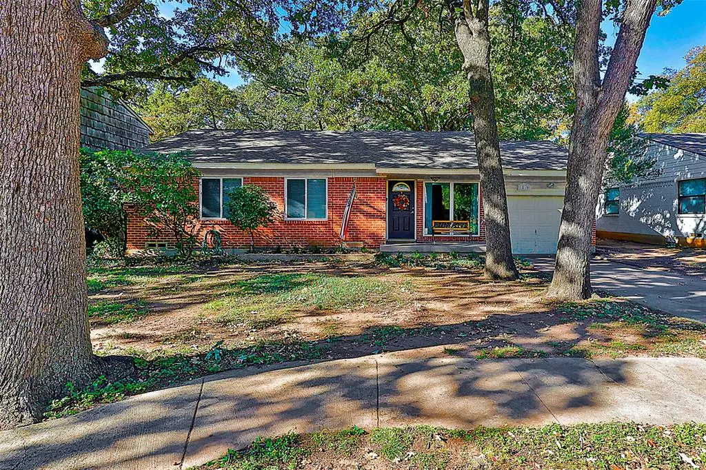 Arlington, TX 76013,1810 Oak Tree Lane