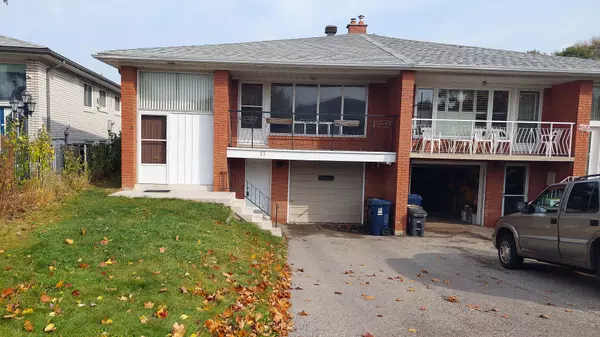 17 Tillplain RD, Toronto C06, ON M3H 5R1