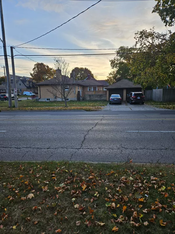 Kitchener, ON N2H 3N8,50 Jackson AVE