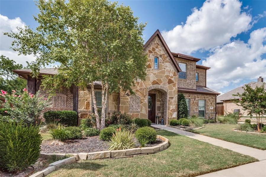 209 Hillstone Drive, Midlothian, TX 76065